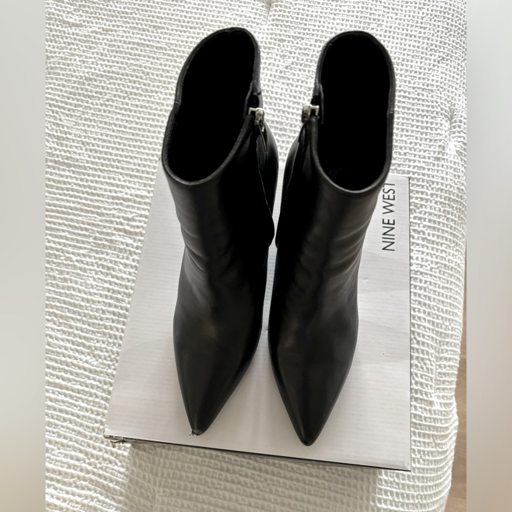 EUC black Nine West Wedge Booties- size 7.5
